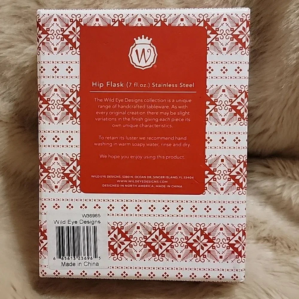 WILD EYE DESIGNS RED AND WHITE SNOWFLAKE PATTERN NORDIC SWEATER HIP FLASK - NEW